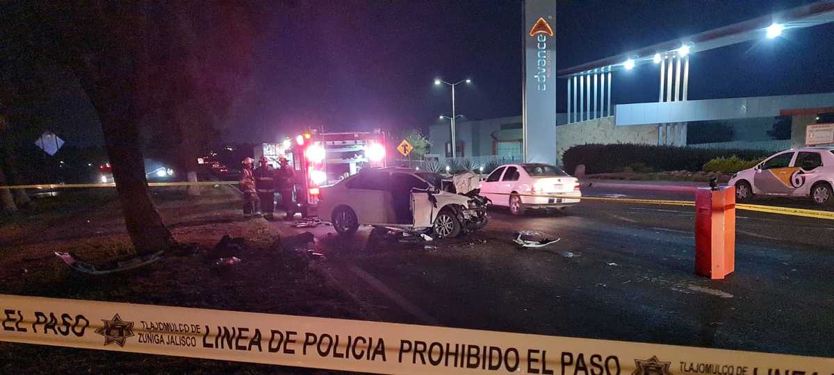 Accidente sobre carretera a Chapala a la altura del fraccionamiento Los Agaves (Juan Carlos Munguía)
