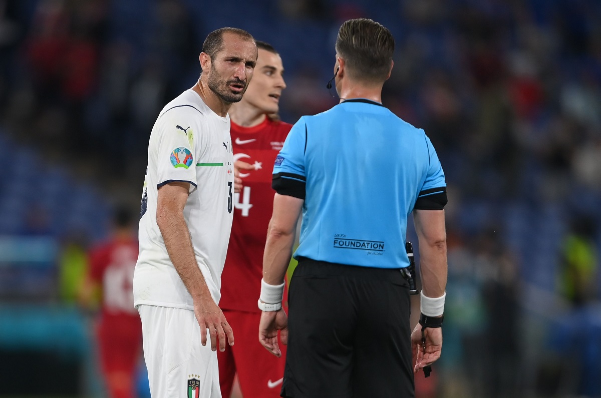 Polémica arbitral en el Turquía vs Italia de la Eurocopa 2021 (Reuters)