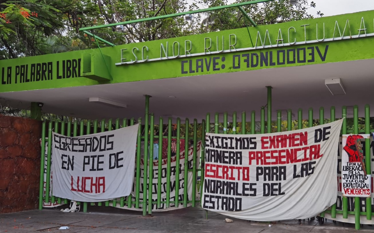 Los aspirantes exigen la aplicación del examen presencial. (Paola Olivares)