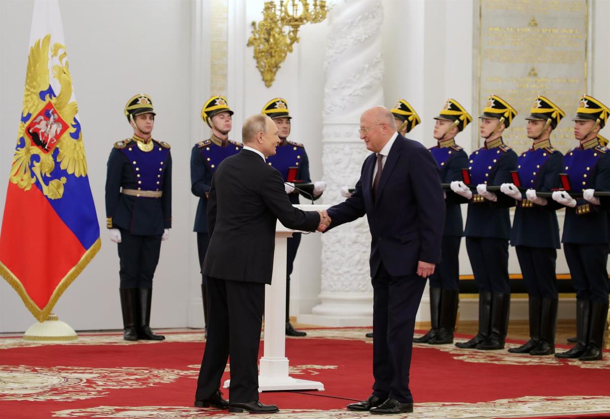 Putin indicó que los investigadores lograron crear en tiempo récord la vacuna Sputnik V, con seguridad y efectividad. (EFE)