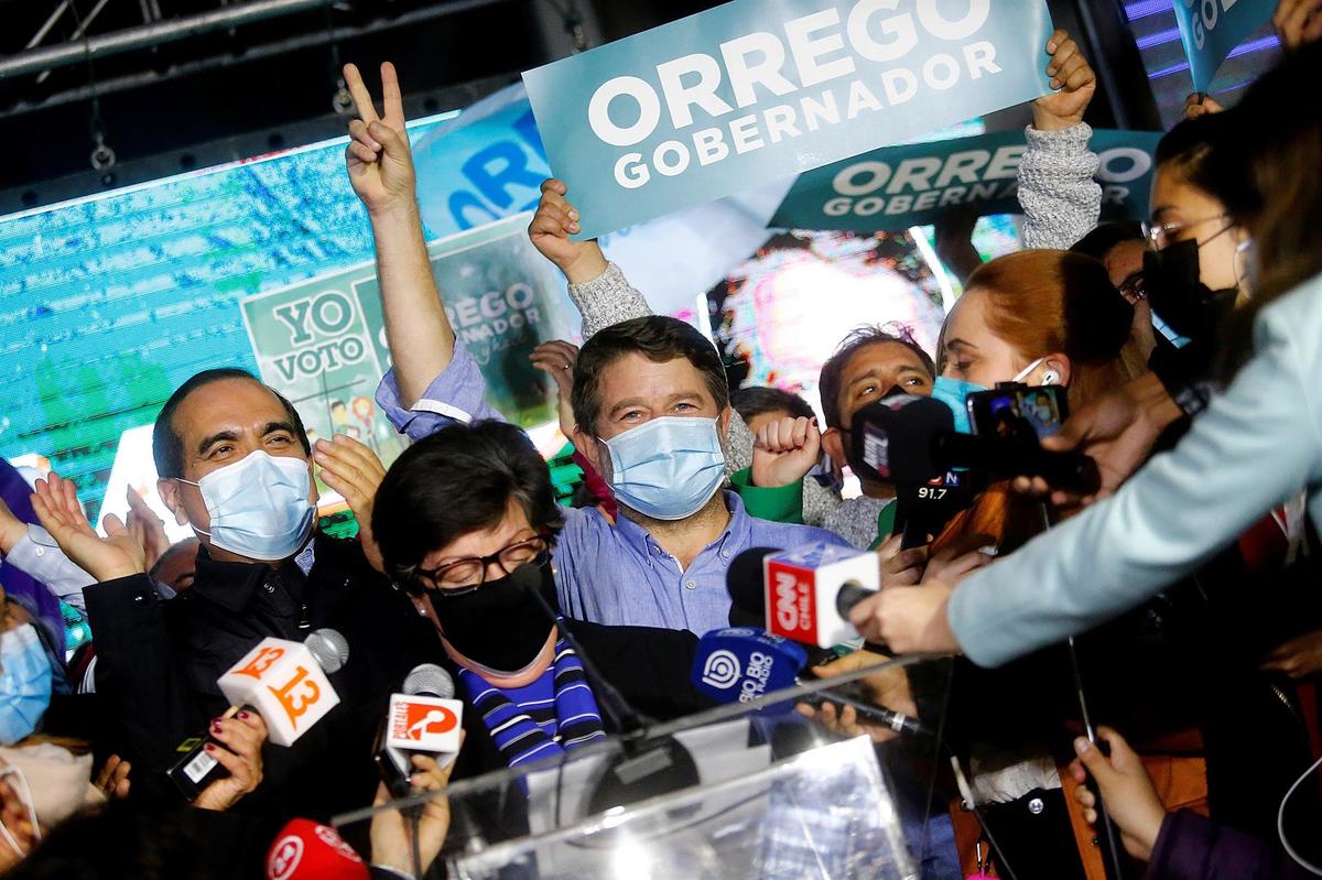 Claudio Orrego (cen.) será el próximo gobernador de Santiago, el primero tras la reforma política. (EFE)