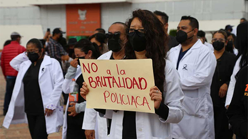 Médicos salen a las calles de Pachuca