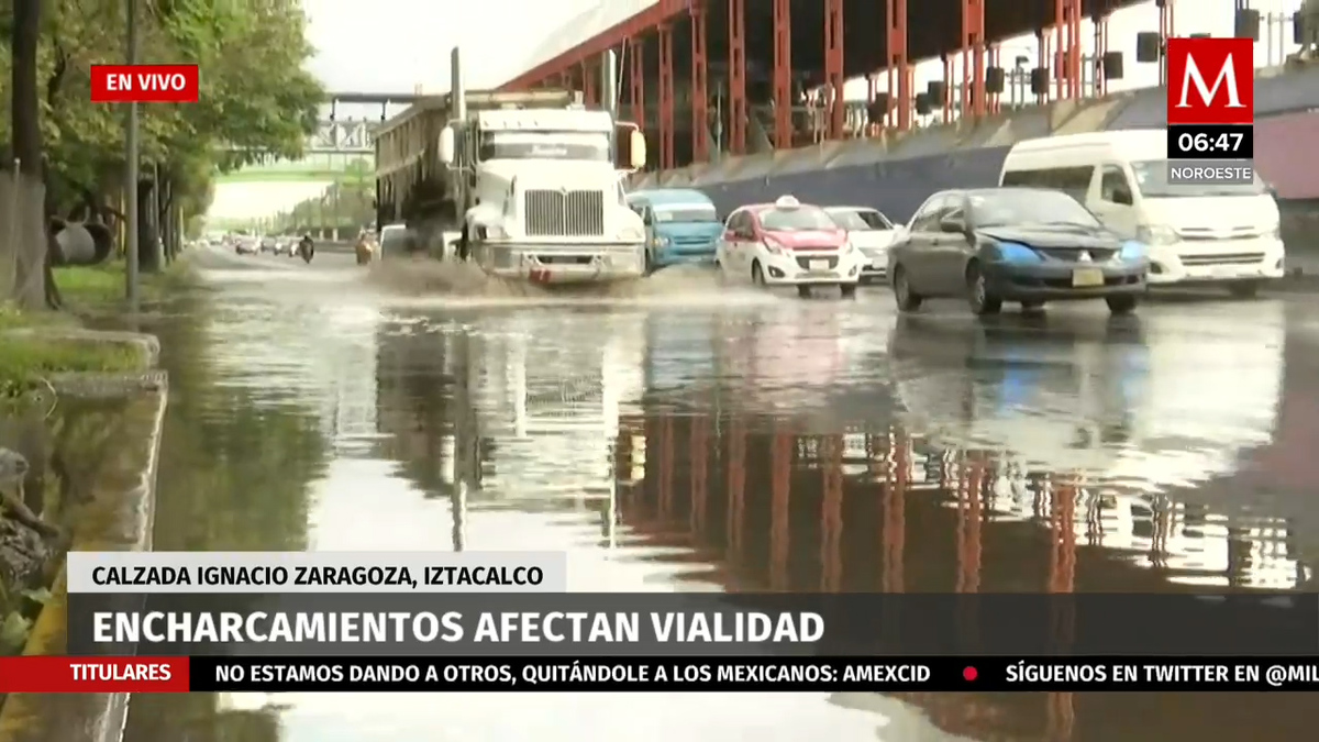 Encharcamientos afectan la vialidad en la Ciudad de México