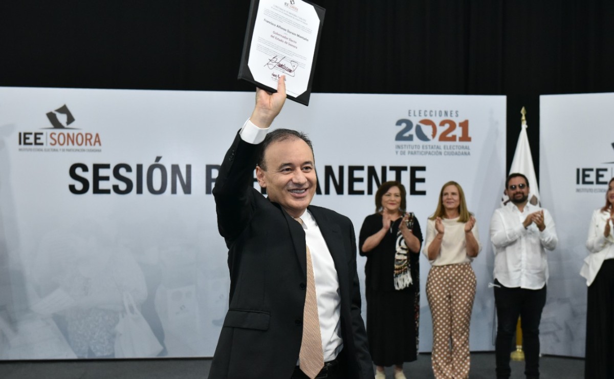 El 13 de junio Alfonso Durazo recibió su constancia de mayoría como gobernador electo de Sonora. | Twitter