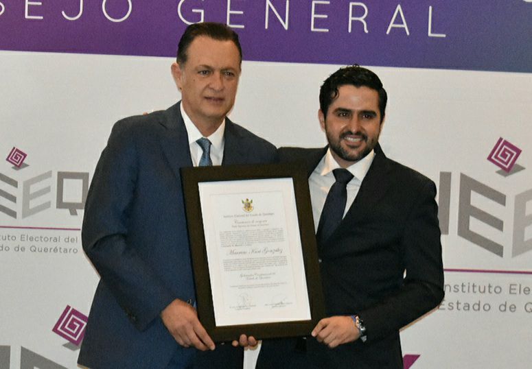 Mauricio Kuri recibe constancia de mayoría