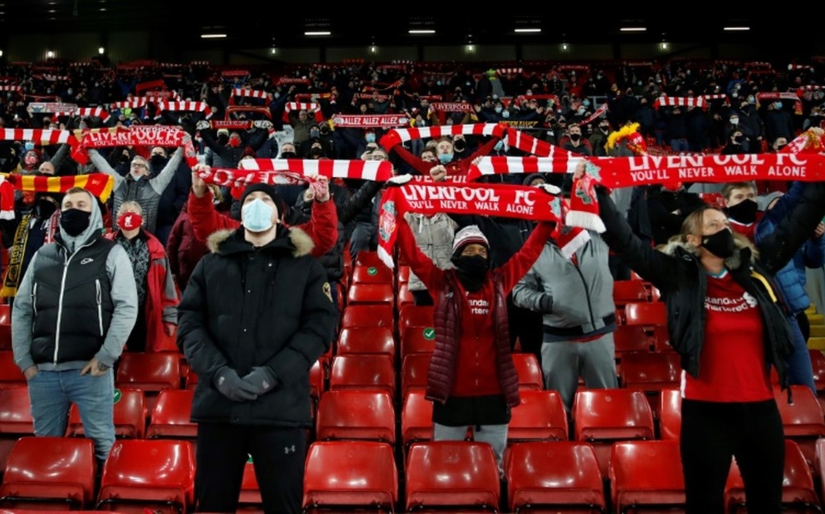 Aficionados en Anfield, casa de Liverpool (AFP)