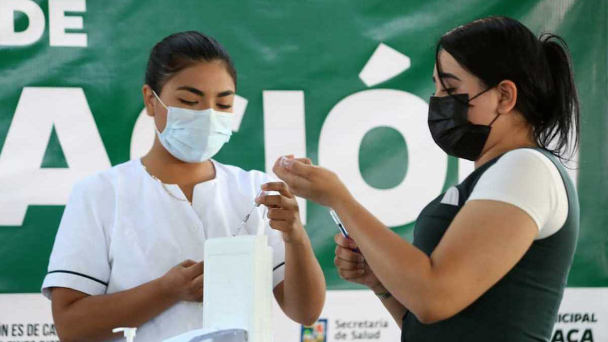 Aplican vacuna contra covid-19 para personas de 40 a 49 años