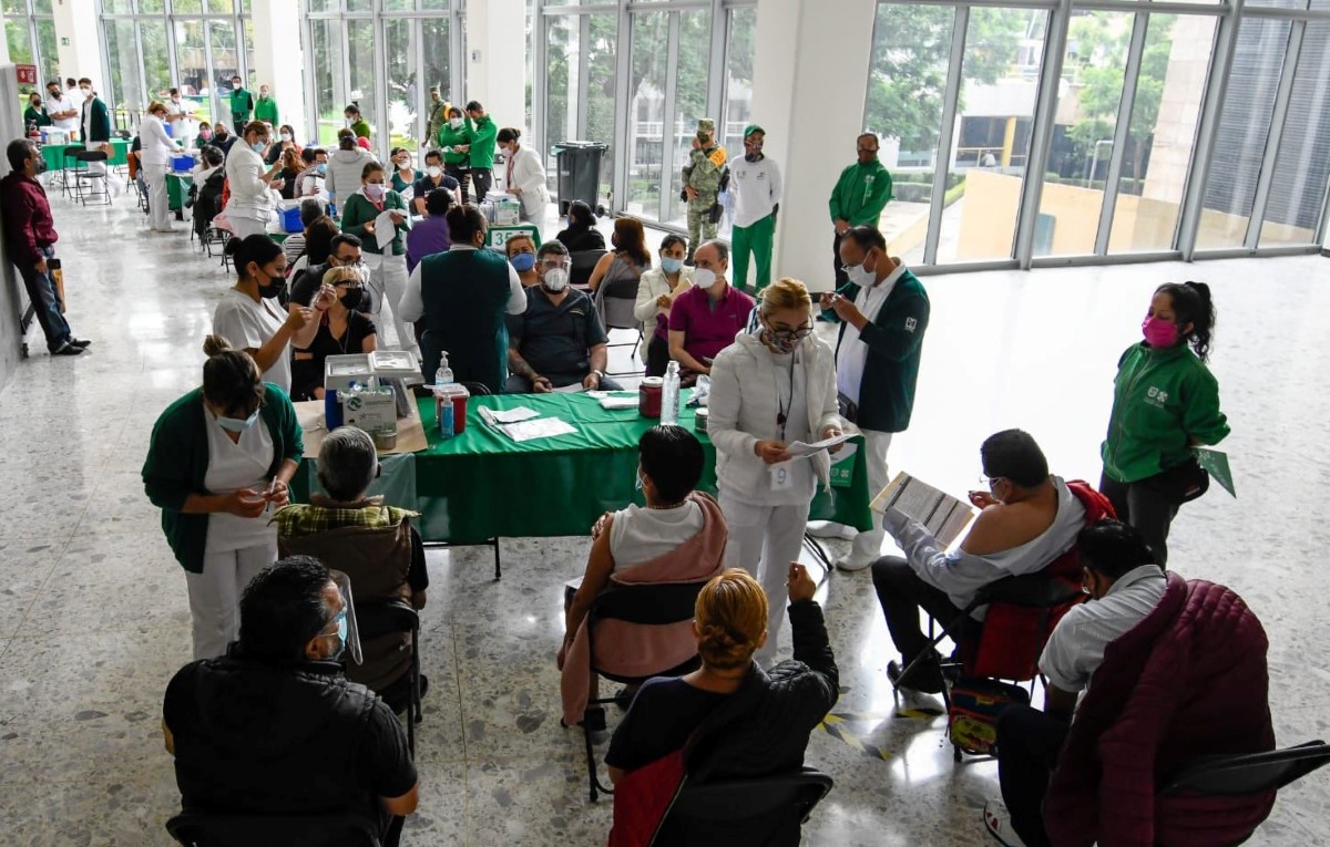 El gobierno de CdMx aplica segunda dosis amayores de 50 años en Cuauhtémoc. | Especial