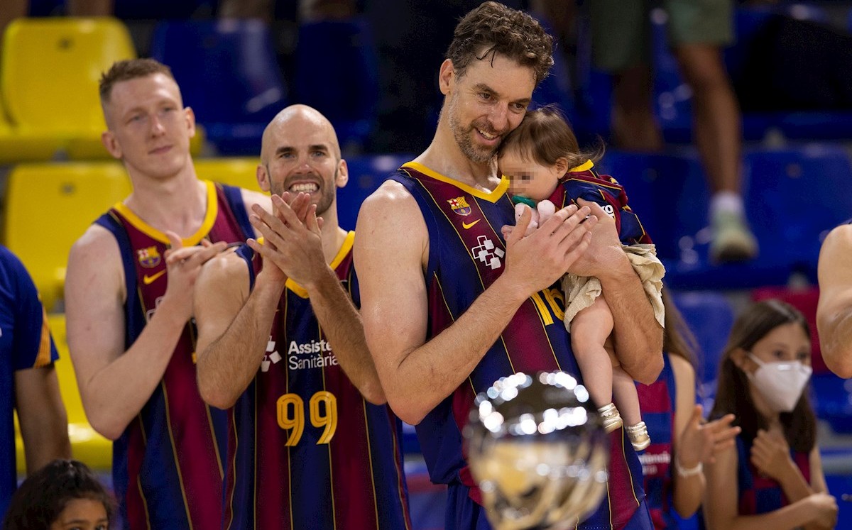 Pau Gasol se corona campeón de liga con el Barcelona; sería su último partido (EFE)