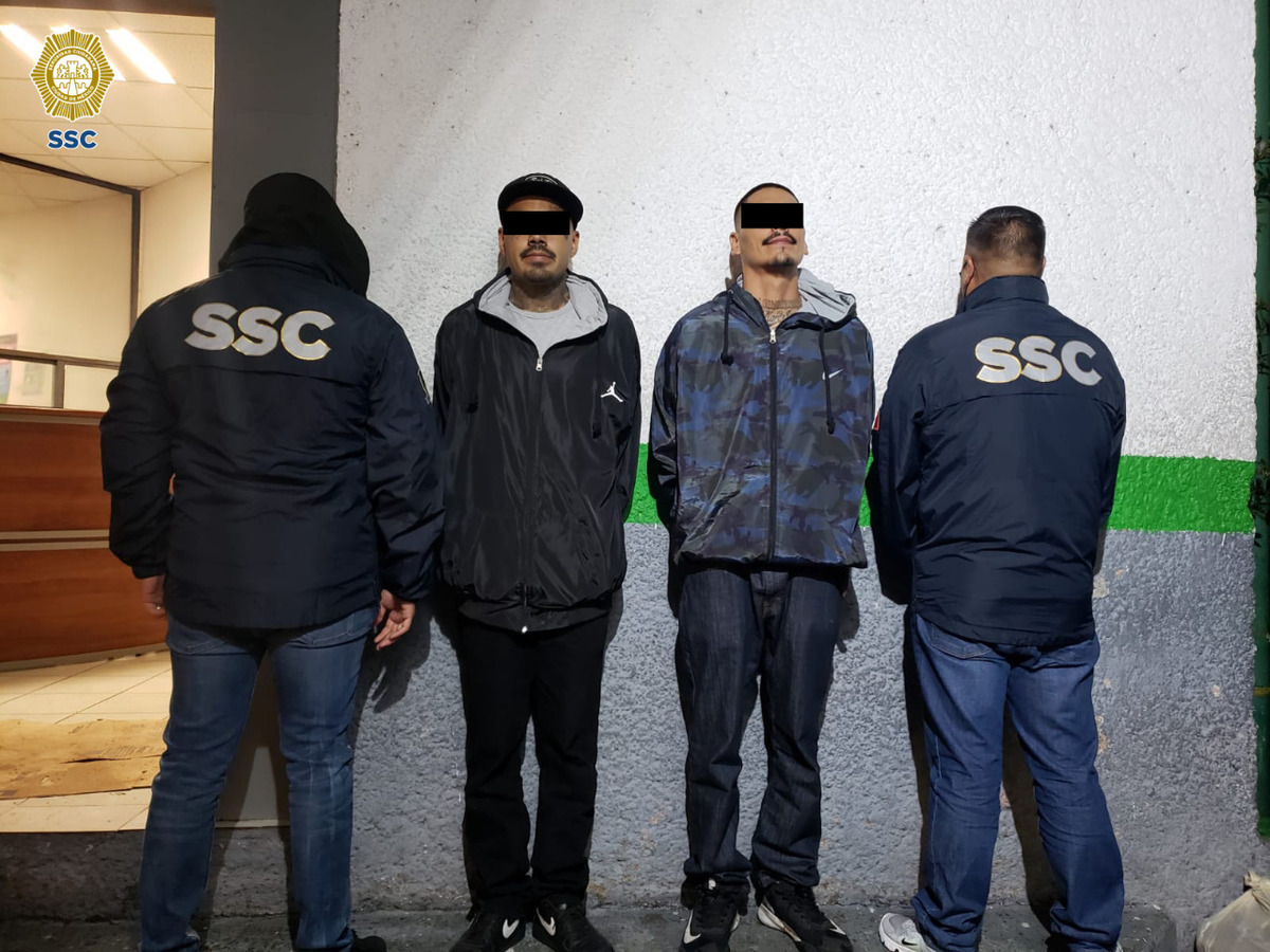 La policías los detuvo cuando  intercambiaban droga por dinero. (Cortesía)