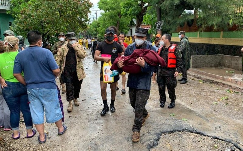 Protección Civil informó de que las lluvias sin "influenciadas por una onda tropical cercana a la región. (Especial)