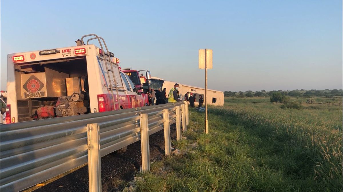 Se vuelca autobús en Reynosa.