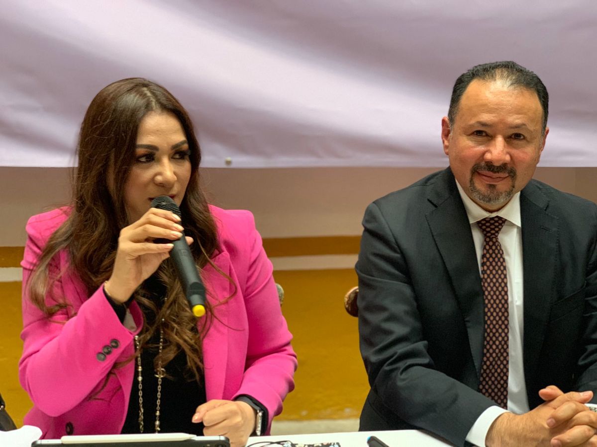 Tienen muchas demandas de trámites municipales.