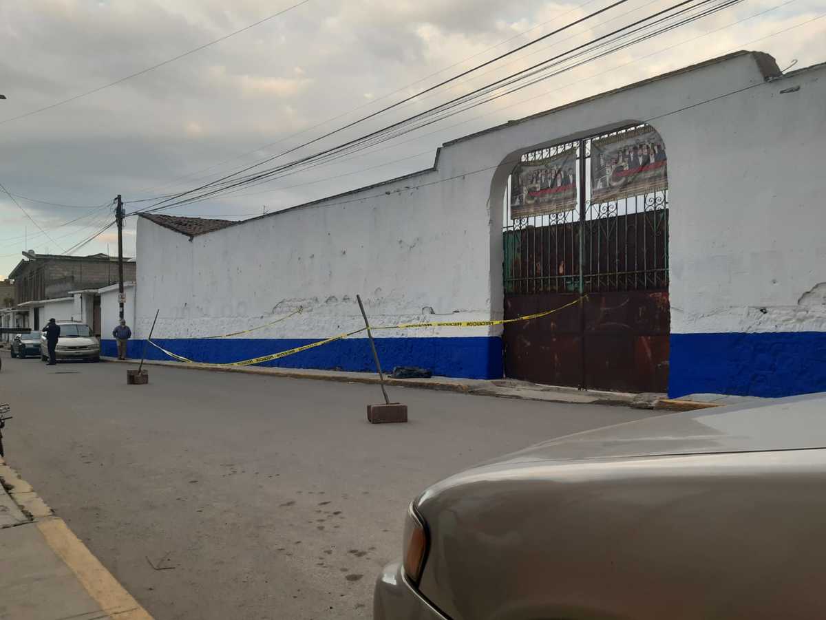 Autoridades ya están con el joven.