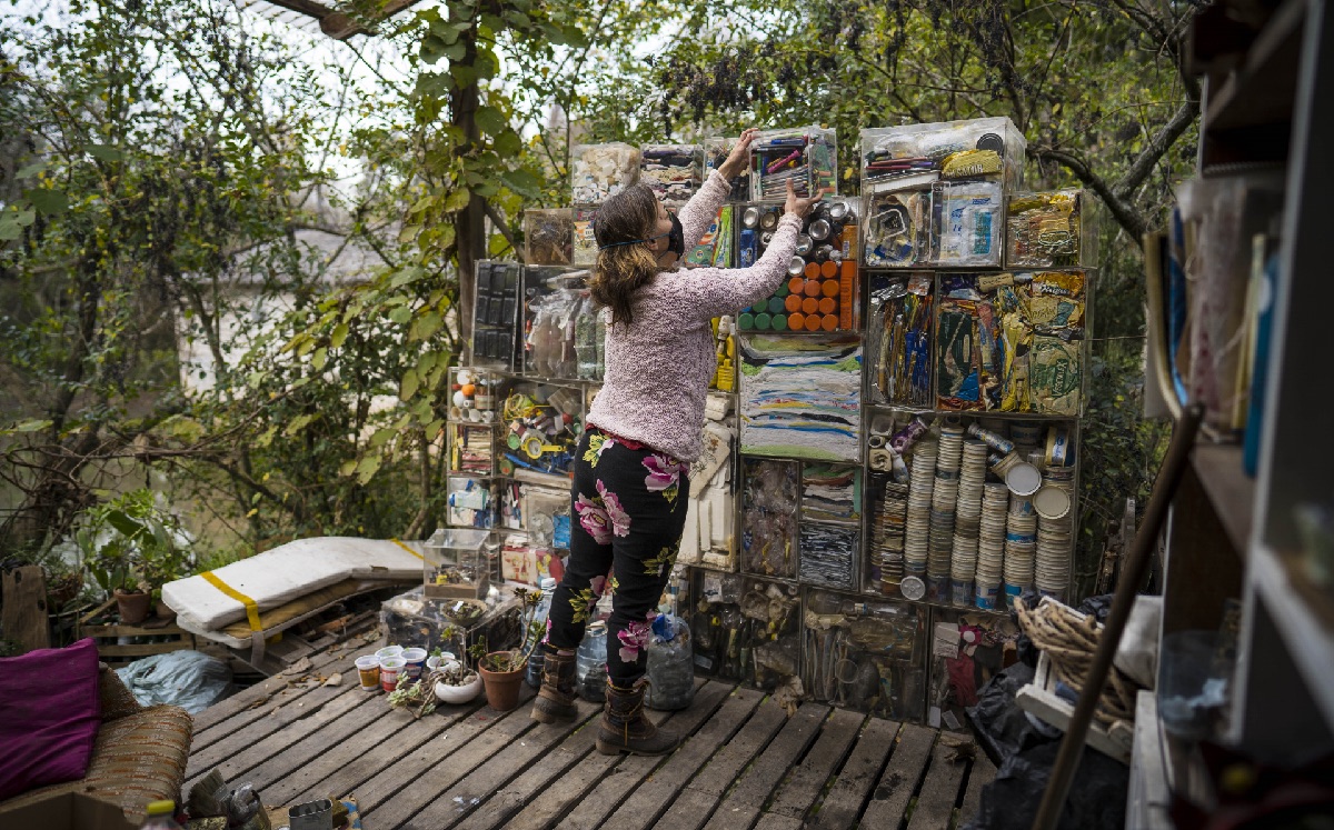 Guadalupe Boado es la creadora de la "Residuoteca" en Argentina. (Xinhua)