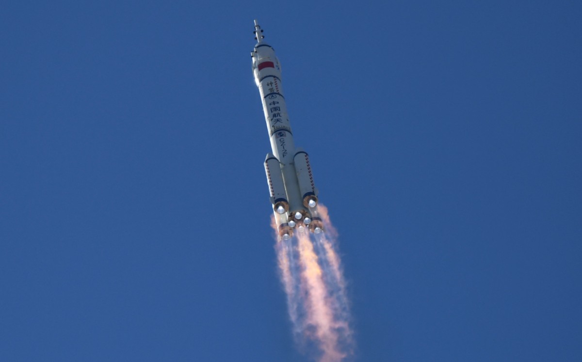 La misión despegó del Centro de Lanzamiento de Satélites Jiuquan, en el desierto de Gobi. (AFP)