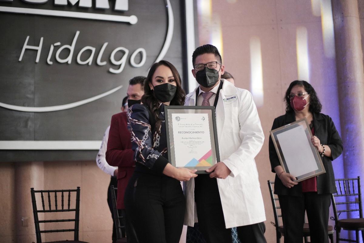 Rodrigo Martínez Girón, egresado de la Licenciatura en Cirujano Dentista. (Carlos Dayan)