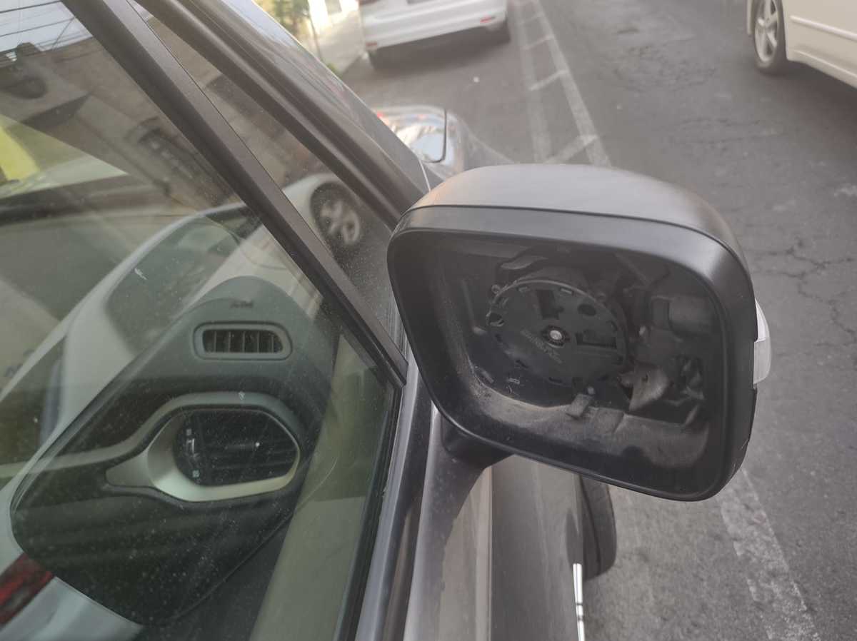 Vecinos de Mexicaltzingo aseguran el robo de autoparte ha aumentado. (Rosario Álvarez)