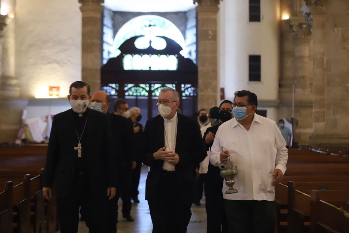 El cardenal Pietro Parolin, secretario del Estado Vaticano, visitó la Catedral de San Ildefonso. (Facebook)