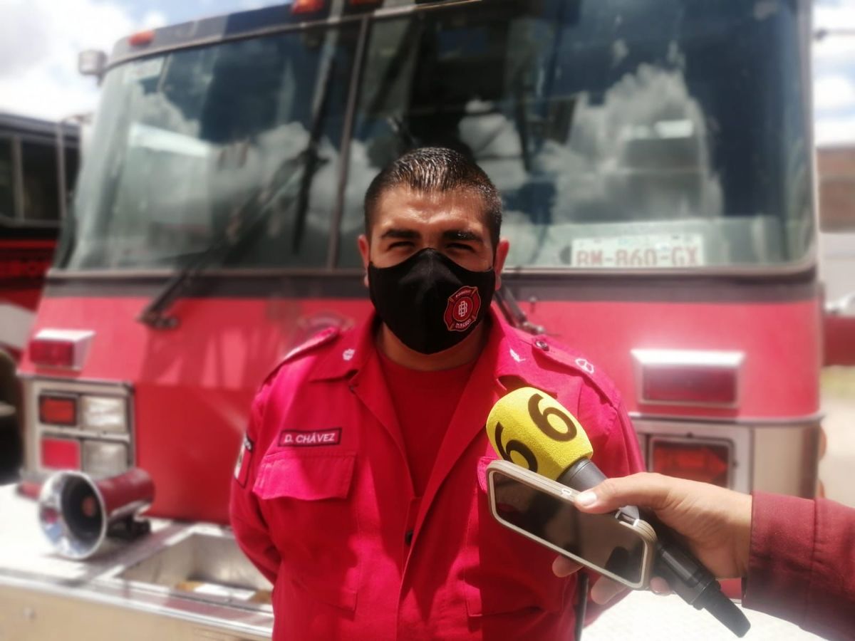 Daniel Chávez Vargas, es un héroe sin capa, es bombero en Durango. (Gilberto Lastra)