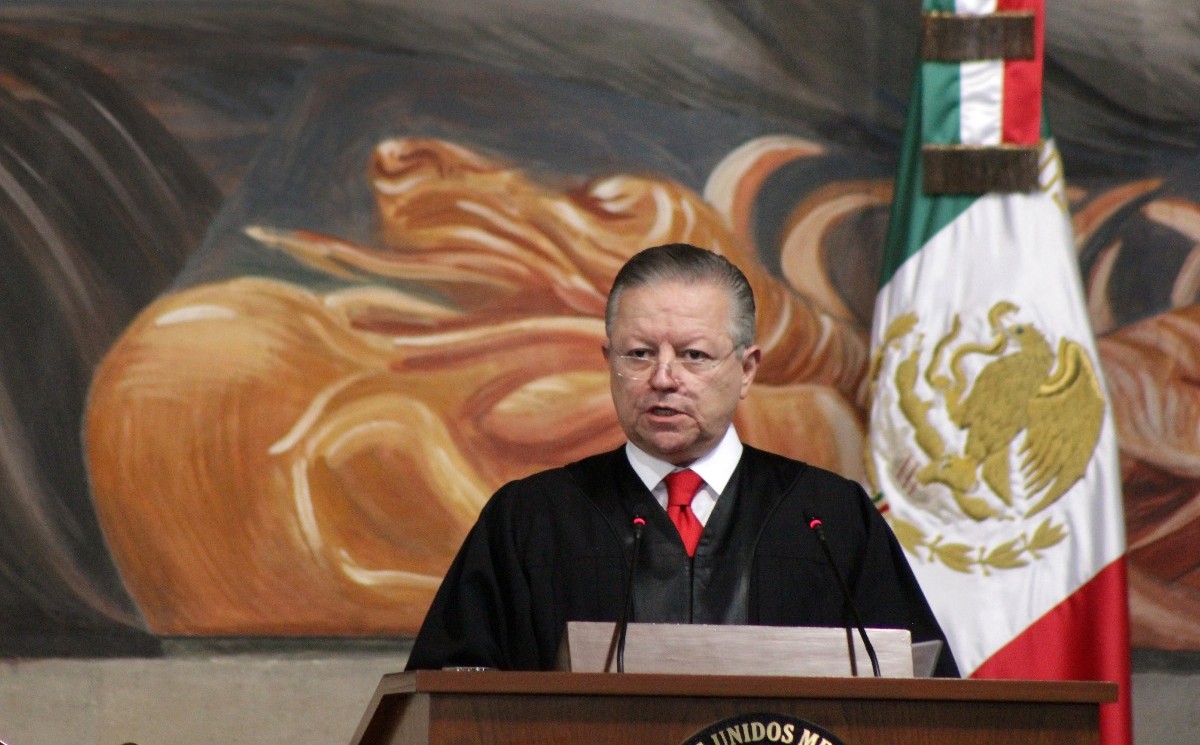 Arturo Zaldívar. Juez desecha amparo contra extensión de mandato