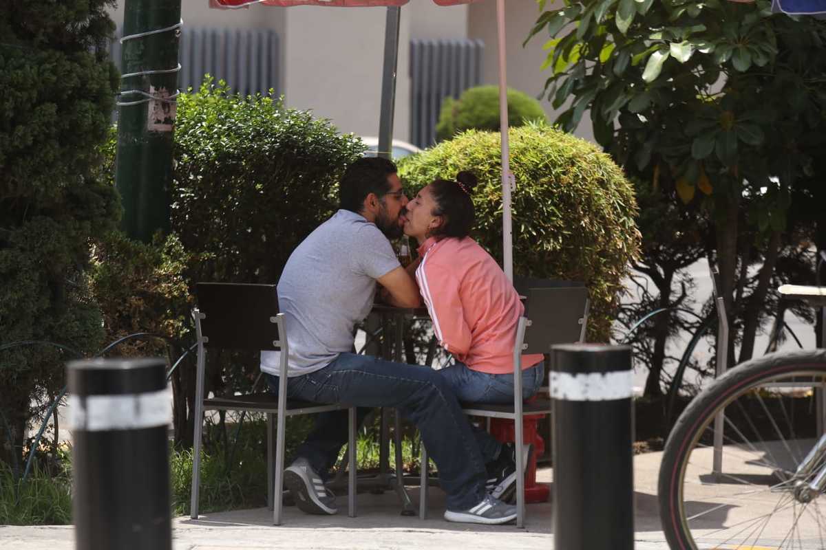 La población joven está provocando un aumento en los casos de CdMx. (Juan Carlos Bautista)
