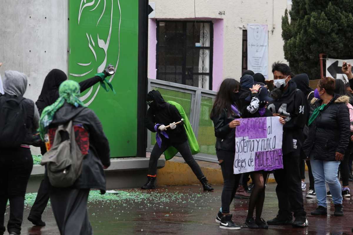 Protesta feminista contra los actos de abuso policial en Hidalgo. (Jorge Sánchez)