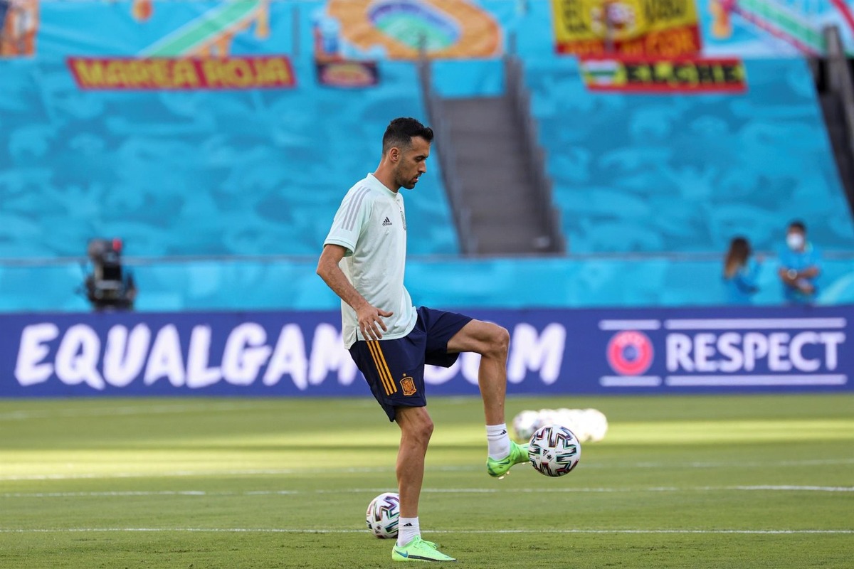 Sergio Busquets se quedo fuera de la convocatoria. (EFE)
