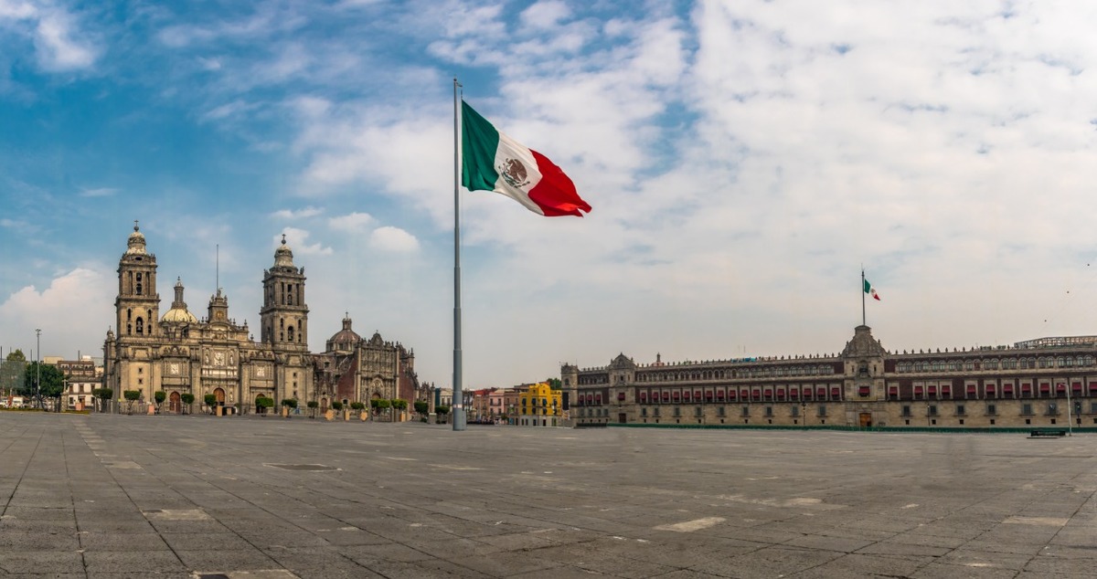 Usuarios en redes sociales debatieron si es México con j | Shutterstock