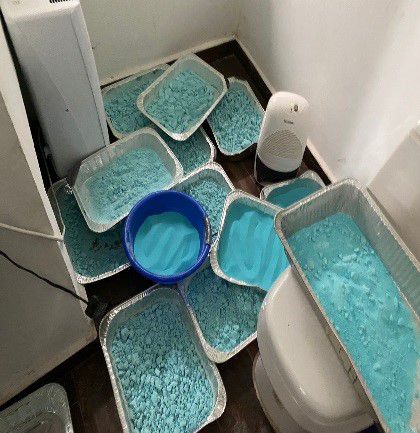 Agentes localizaron 31 mil 748 pastillas de fentanilo.