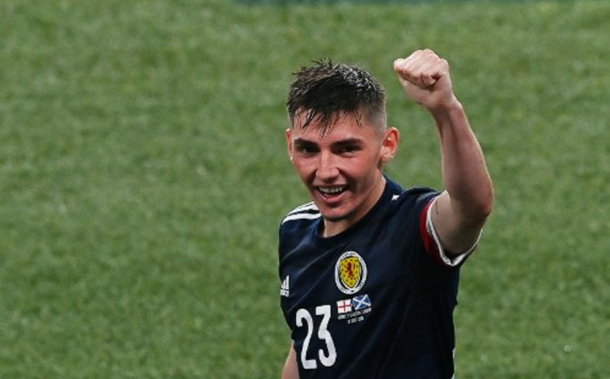 El escocés Gilmour, positivo al covid-19, es baja contra Croacia. (AFP)