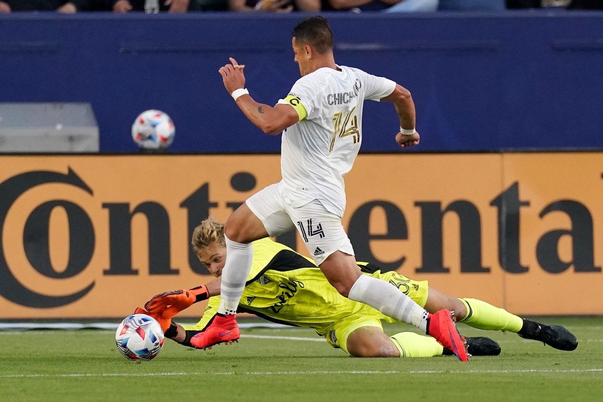 Javier Hernández durante un partido con el LA Galaxy. ( AP)