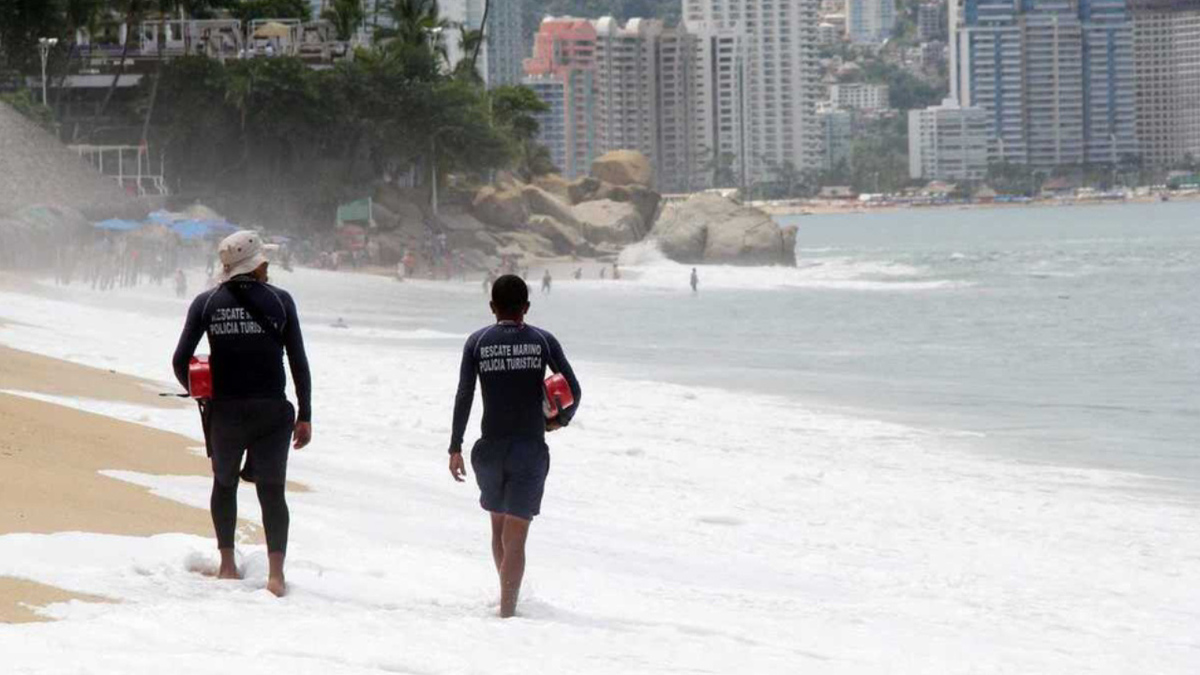 Protección Civil emite alerta por mar de fondo en el estado de Guerrero
