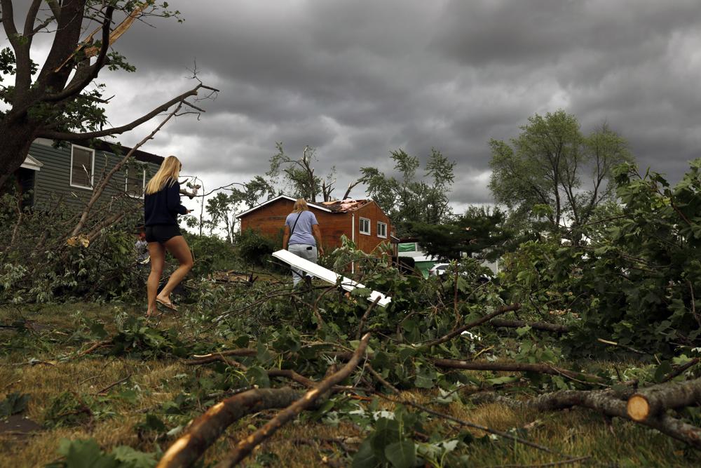 Tornado en los suburbios de Chicago.| AP