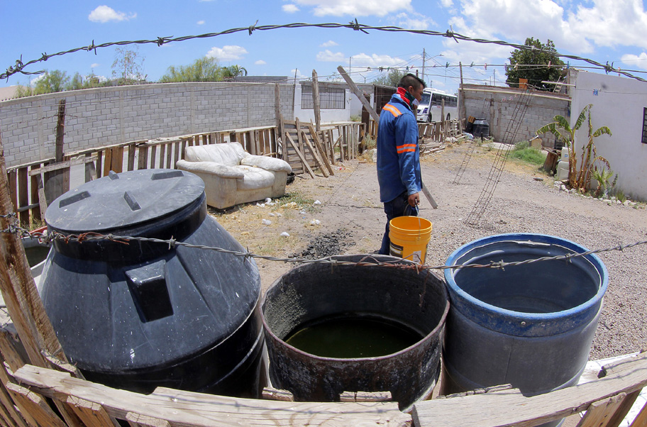 Desabasto de agua en Torreón. (Manuel  Guadarrama)