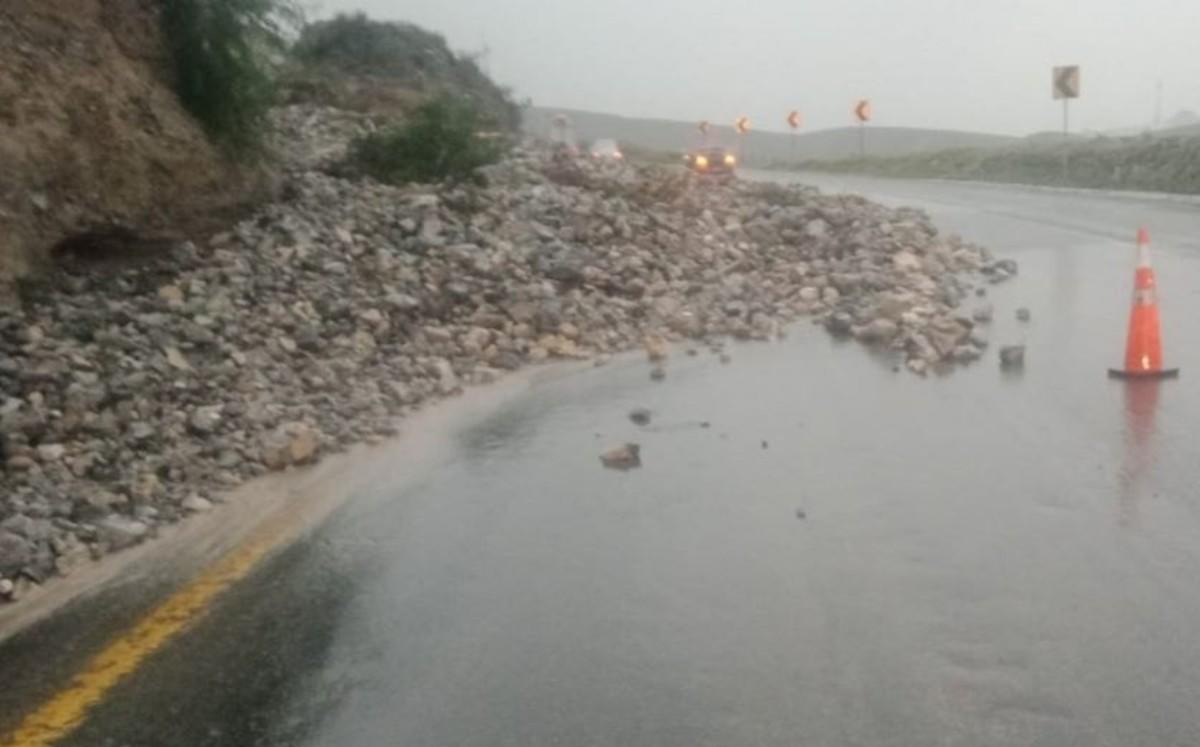 Ocurrió un deslave en carretera Monterrey- Saltillo. | Foto: Especial