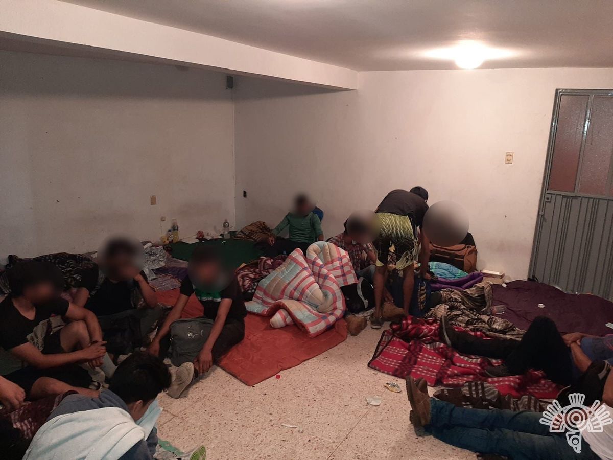 Rescatan en Puebla a 240 migrantes de Centroamérica | Especial
