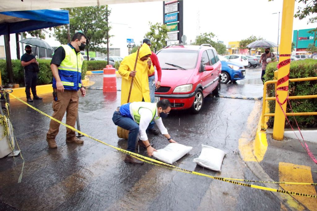 Santa Catarina continúa con brigada de vacunación pese a lluvias. Foto: Especial.