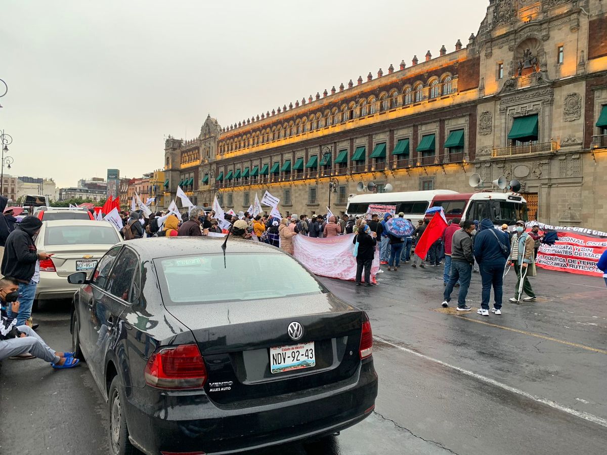 CNTE protesta en Reforma, Insurgentes y Bucareli ; afectan tránsito y entrada al Palacio Nacional (César Velázquez)