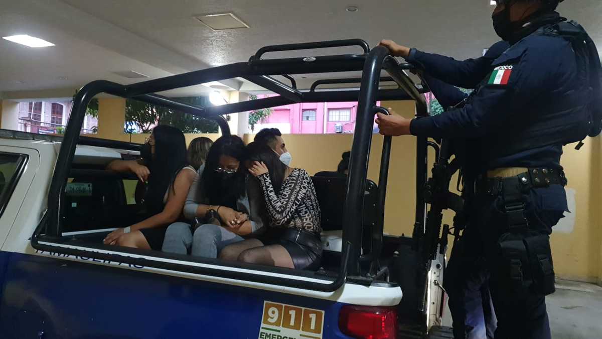 Ordenan prisión preventiva a las 5 mujeres y los 7 hombres involucrados. (Noel Vergara)
