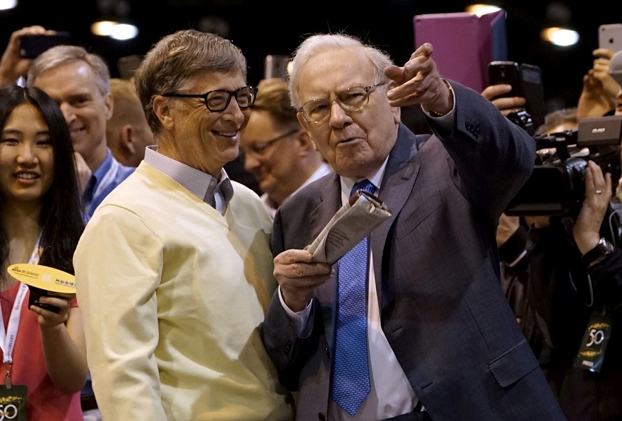 El presidente ejecutivo de Berkshire Hathaway, Warren Buffett, junto a Bill Gates, cofundador de Microsoft.
