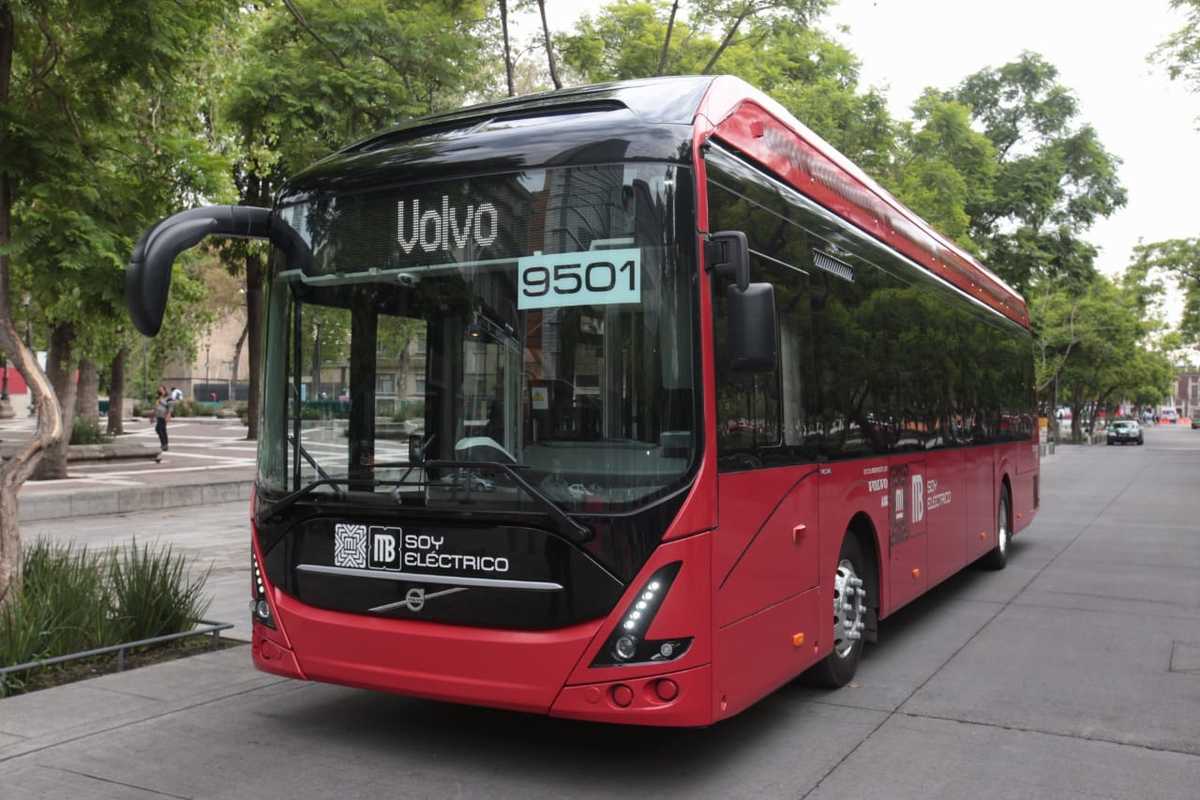 Volvo presentó su autobús Volvo 7900 eléctrico que se incorporará a la flotilla de Metrobús de la Ciudad de México| Foto: Jesús Quintanar