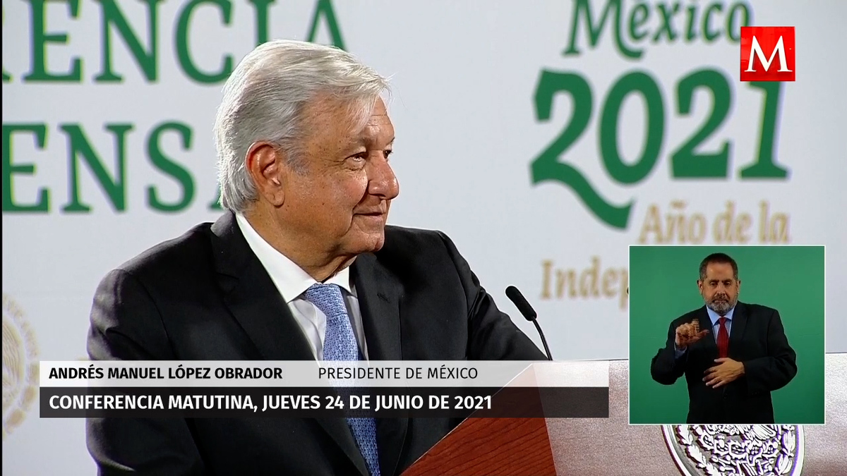 AMLO recibirá tarjeta de pensión para adultos mayores