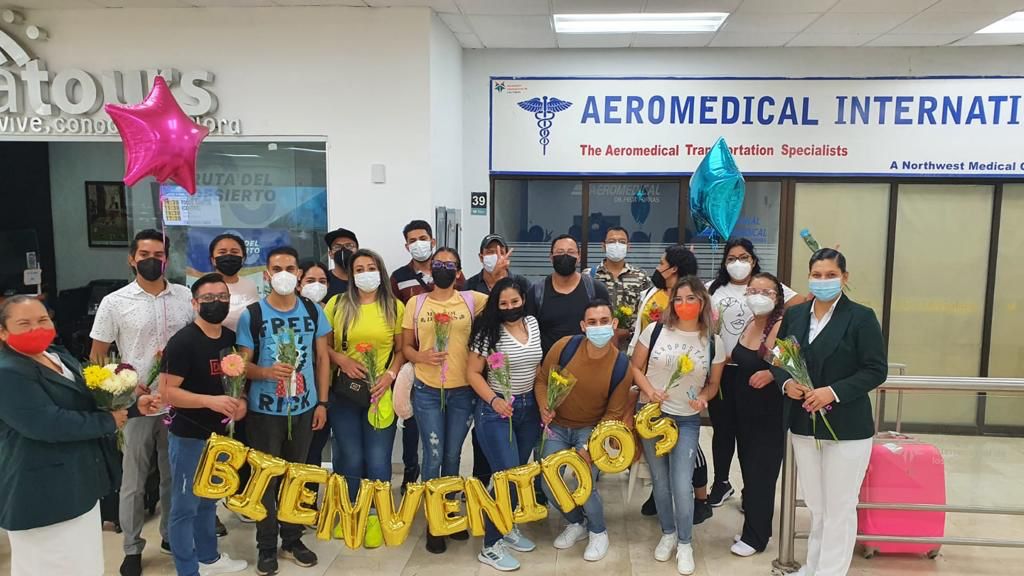 Le dan la bienvenida a médicos de Michoacan por su apoyo en BCS. (Margarita Rojas)