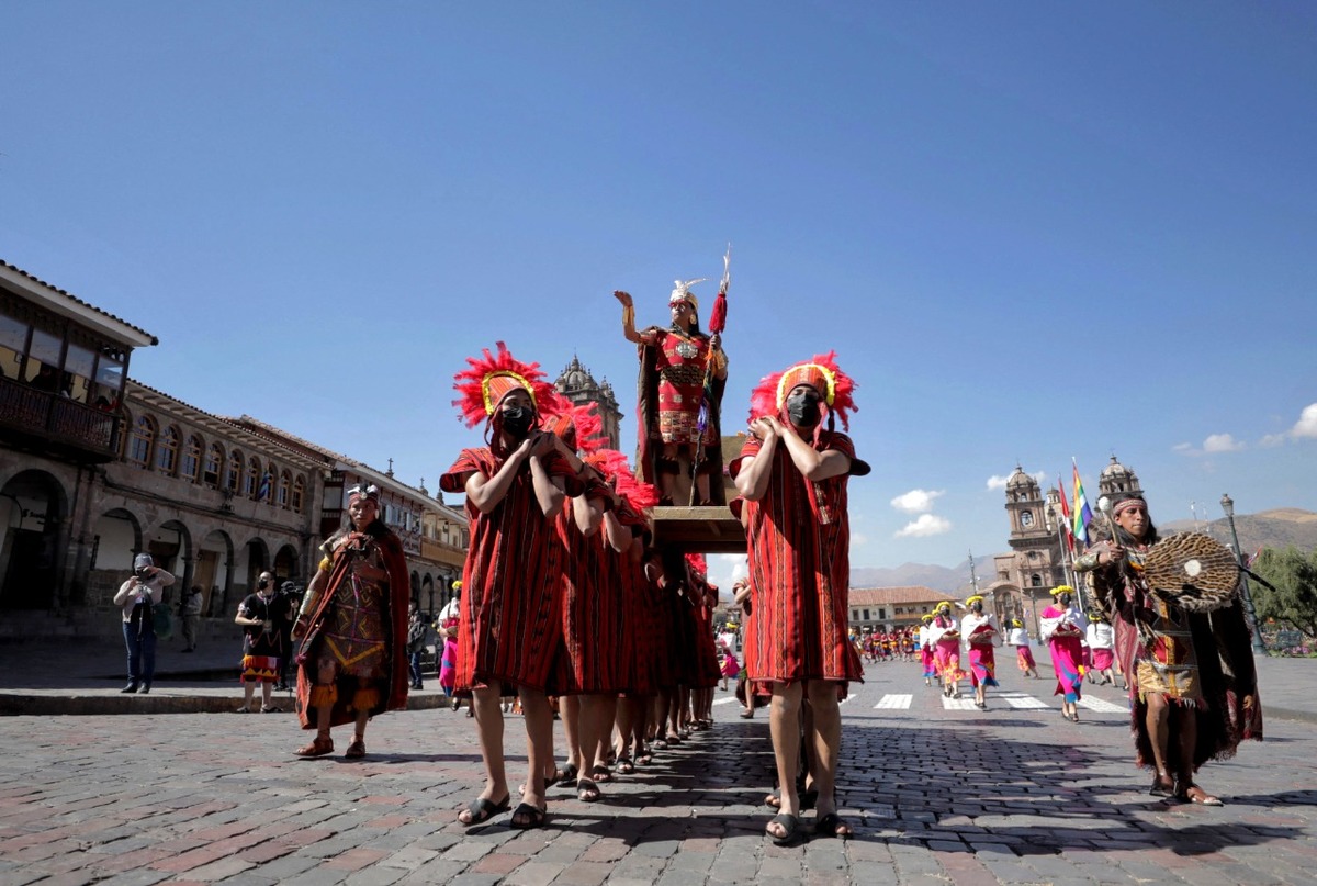 Según los incas, el 24 de junio es el día en que el sol, después de haberse alejado, vence a la oscuridad y vuelve a la Pachamama.| AFP
