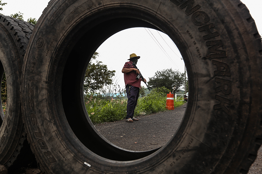 El 18 de junio una caravana de autodefensas fue atacada por sicarios del CJNG en el municipio de Tancítaro. | Octavio Hoyos
