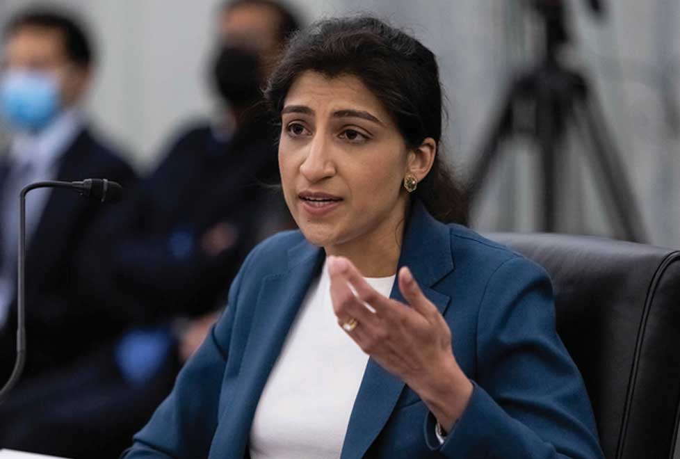 Lina Khan, presidenta de la Comisión Federal de Comercio de EU