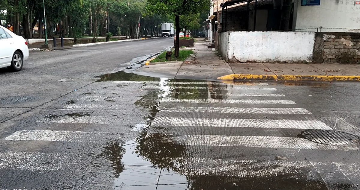 Vecinos de colonia Lomas de Polanco señalan encharcamiento (Roberto Hurtado)