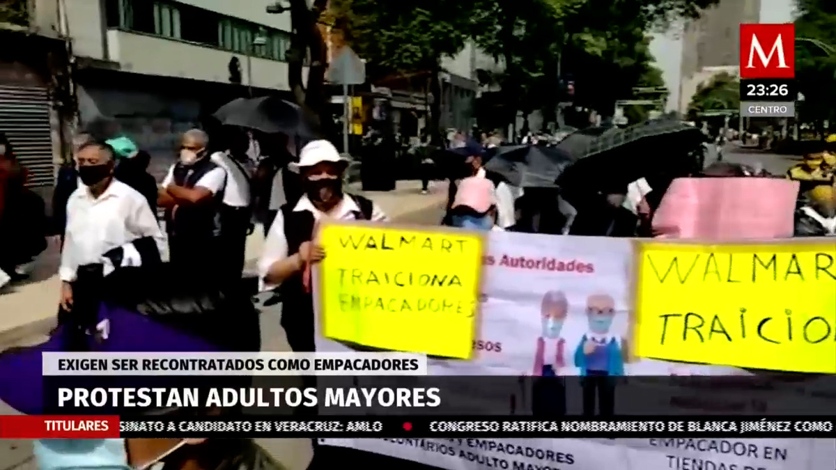 Zócalo CdMx. Adultos mayores marchan; piden apoyo para trabajar