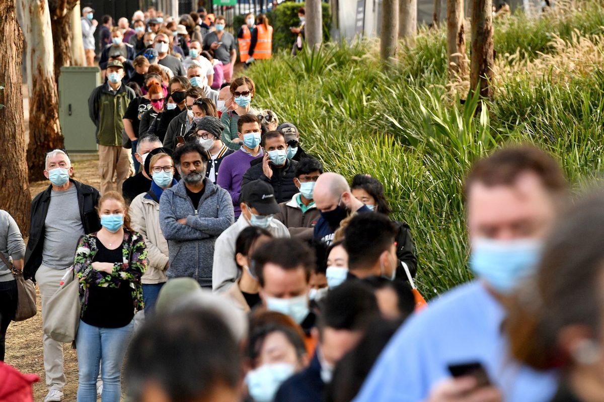 Algunos países ya tienen repunte de casos de covid-19. (AFP)